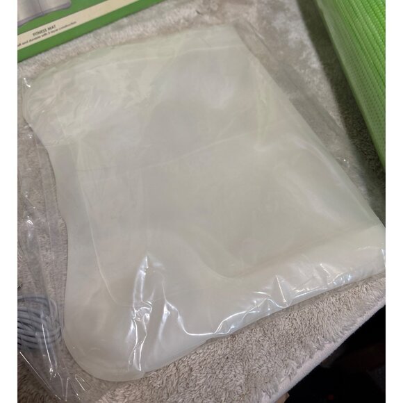 6-In-1 Fitness Pack For Wii Fit With Mat Bag Socks Bands & More - Picture 14 of 16